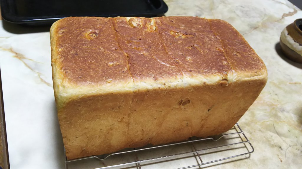 アルタイト製食パン型で焼きたて食パンを作る方法！サクサク好き派のパン作りのコツ ｜ 陶工房手嶋 大刀洗町