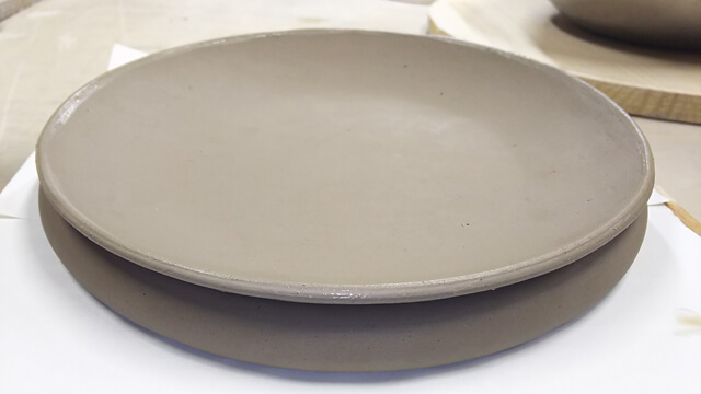 How to make a dish taught by a pottery professional！Easy to make plate with mold